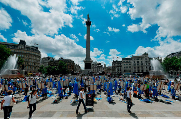 Blue Sky Day Trafalgar Square 360 Photography