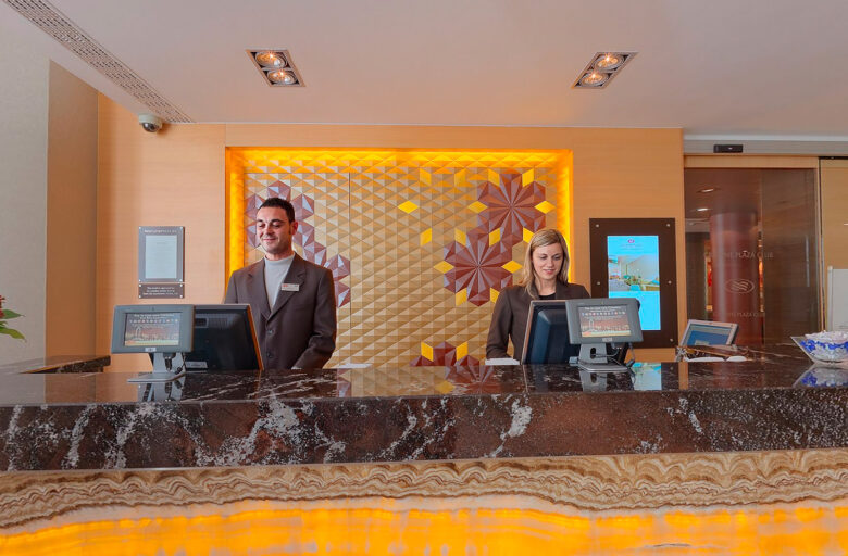 Crowne Plaza Hotel, Kensington