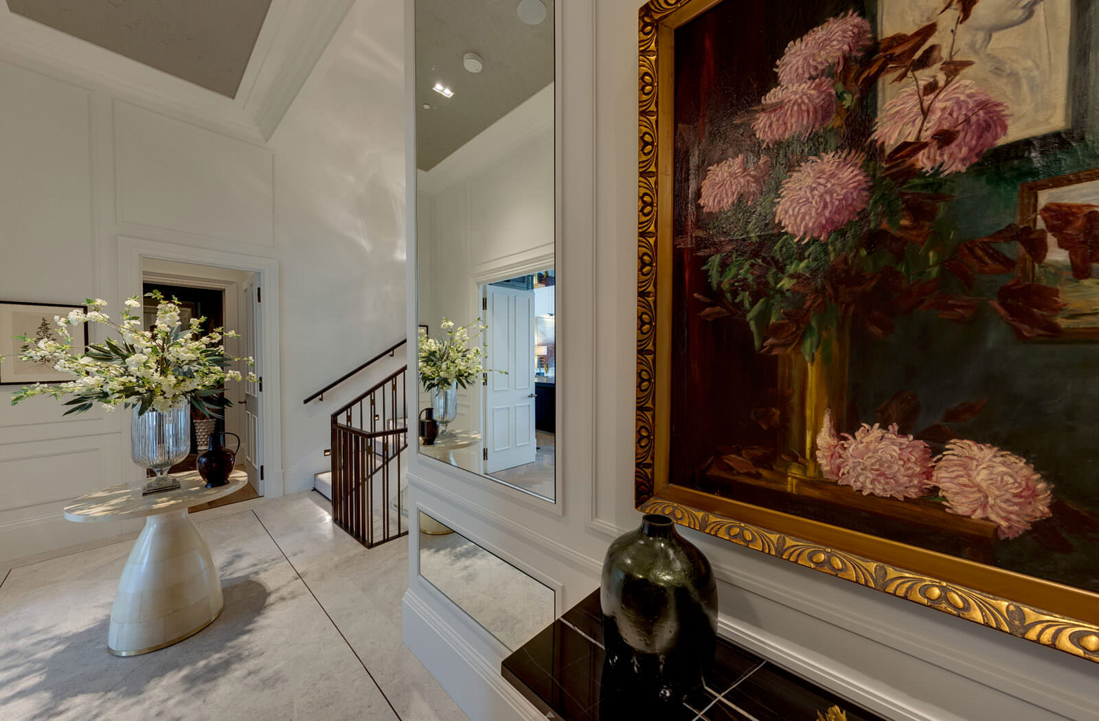 Regent's Crescent 360 tour - entrance hall