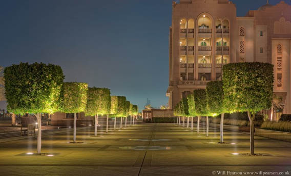 Emirates Palace Hotel Courtyard Photos © Will Pearson 2009